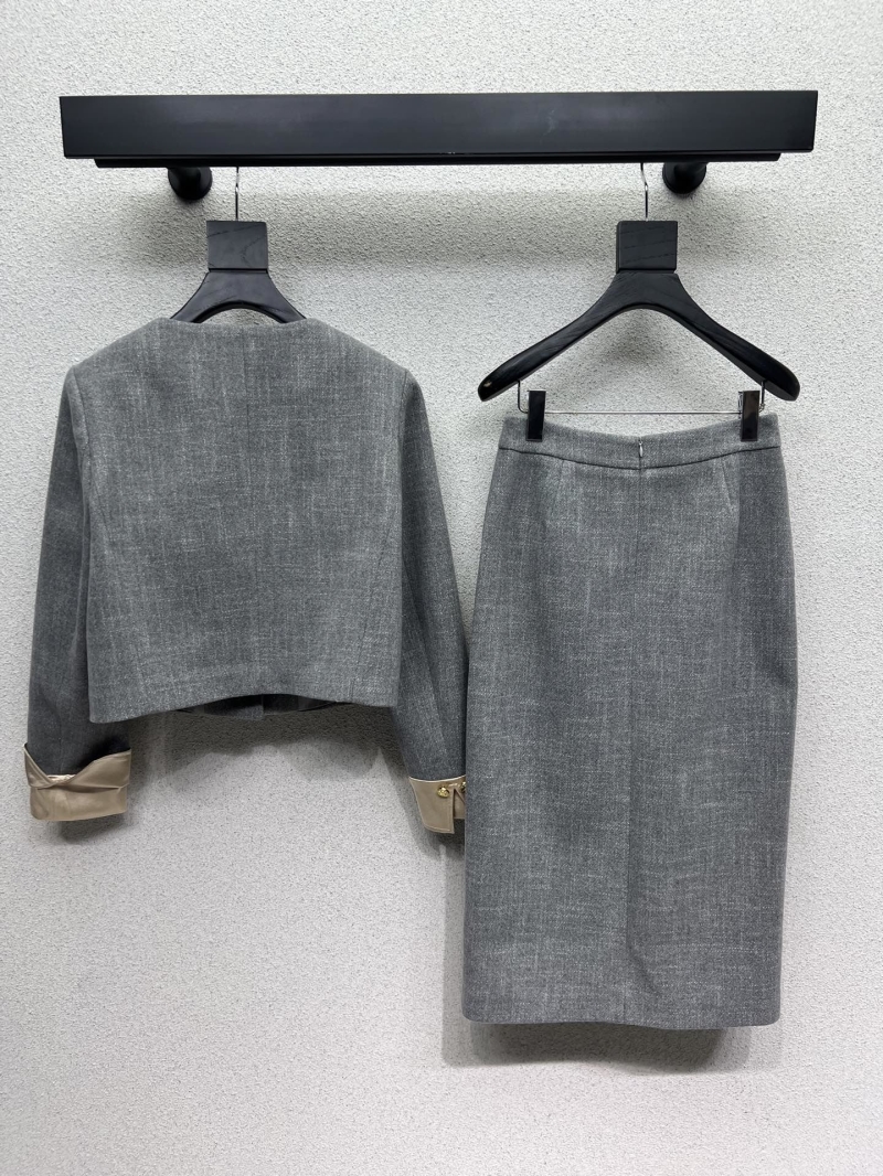 Ce1i*e suits
